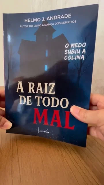 Fotografia real do livro A Raiz de Todo Mal, publicada no Instagram da Literando